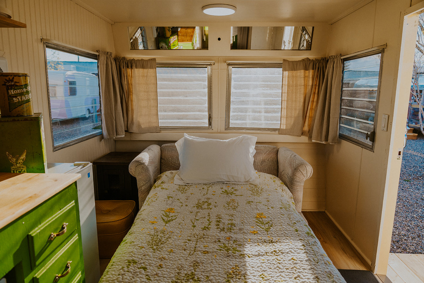 Daisy – 1961 Ideal Trailer